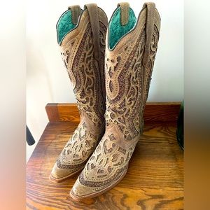 Corral Women’s Taupe Inlay Western Boots Snip Toe - Worn Once